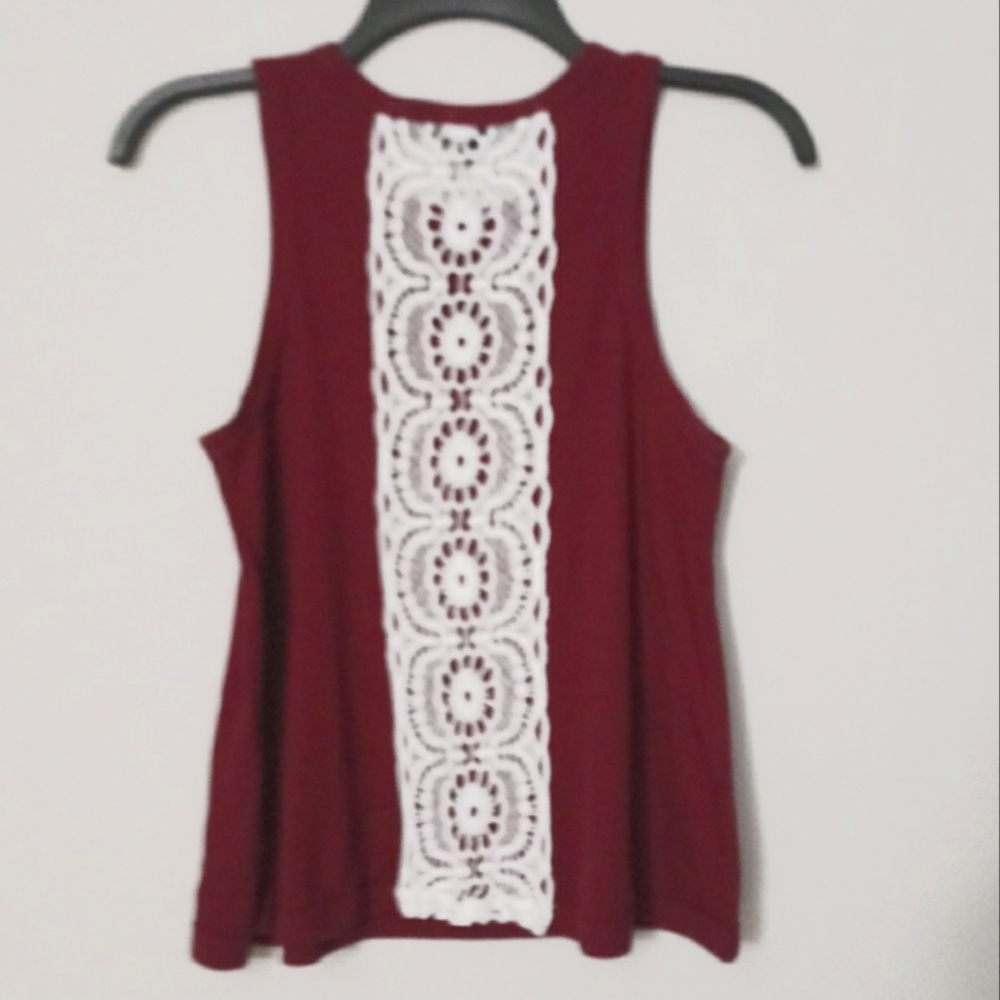 New Almost Famous laceback top Large